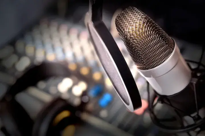 Cumulus media microphone