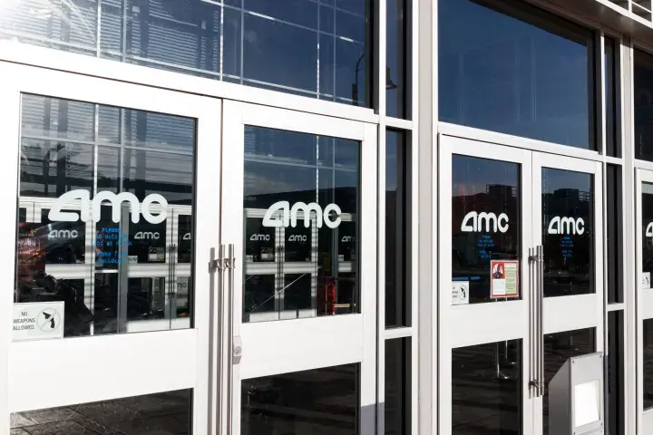 The "Virtual Credit Group" is giving unfavorable reviews for AMC Entertainment Holdings and Cineworld Group, two of the largest - and riskiest - movie theater chains in the world.