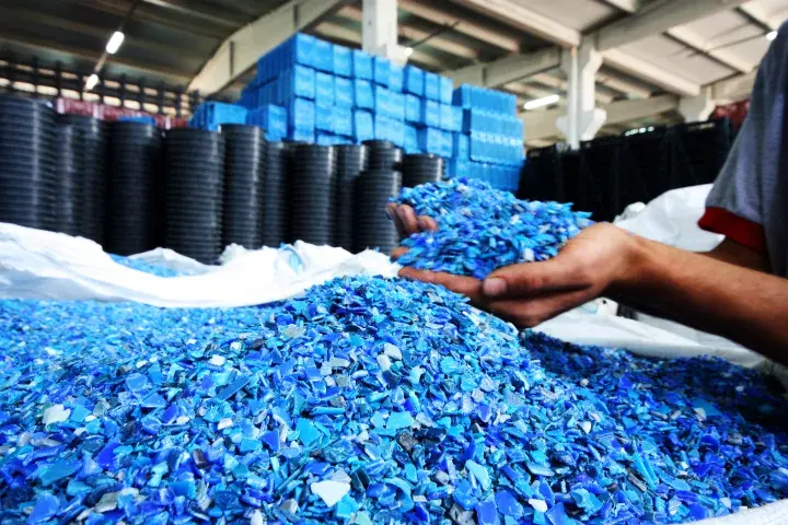 Multiple regulation violations in the securities market coupled with the bizarre departure of company chairman Jianming Zhou were among the deathblows for Chinese polymer producer Jiangsu Dewei, who filed for Chapter 15 bankruptcy just before the new year.