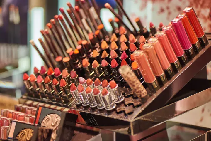 American cosmetics giant Revlon, Inc. hit bankruptcy after years of poor stewardship and a seemingly all-or-nothing bet on the perpetual survival of brick-and-mortar department stores. We investigate their long descent into Chapter 11.